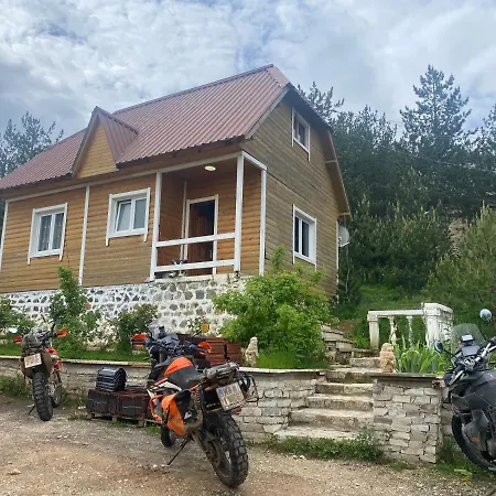 Bujtina Oxhaku I Docit 3* Peshkopi