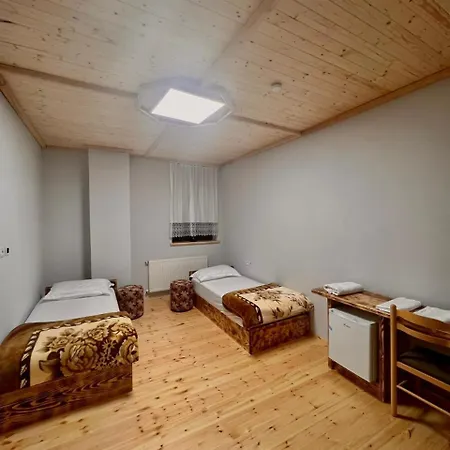 Bujtina Oxhaku I Docit 3*