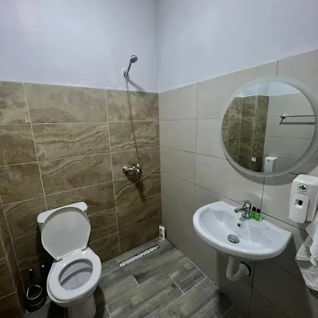 Bujtina Oxhaku I Docit Pensjonat Peshkopi