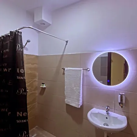 Pensjonat Bujtina Oxhaku I Docit 3*