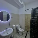 Bujtina Oxhaku I Docit 3*
