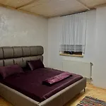 Bujtina Oxhaku I Docit 3* Peshkopi