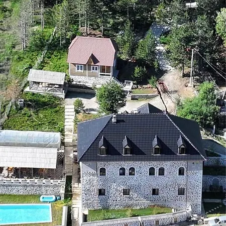 Bujtina Oxhaku I Docit 3* Peshkopi