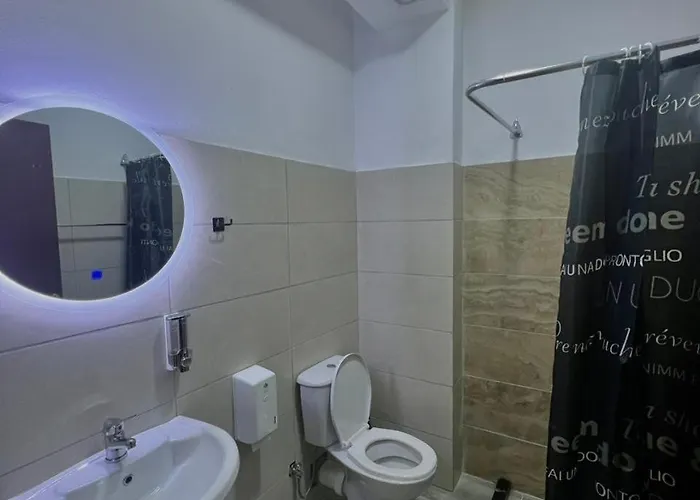 Bujtina Oxhaku I Docit 3*